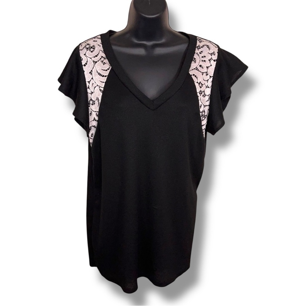 Medium Heimish Black Waffle Knit Top Short Sleeve White Lace Accent Vneck Stretc